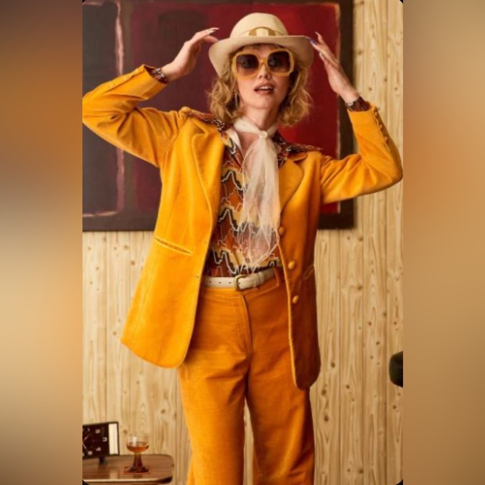 The Hippie Shake Moonage Daydream velvet blazer